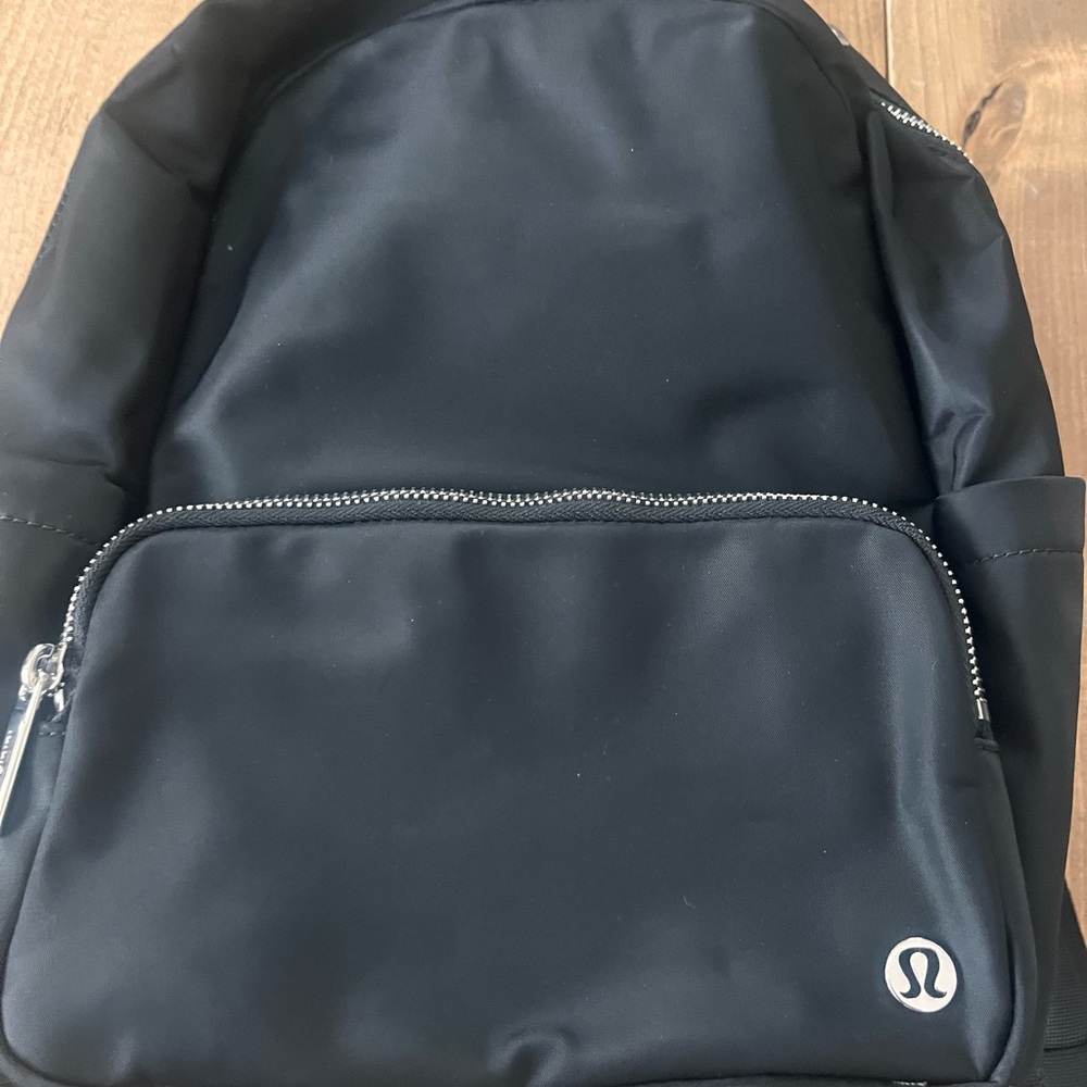 lululemon athletica everywhere backpack 11.5 L